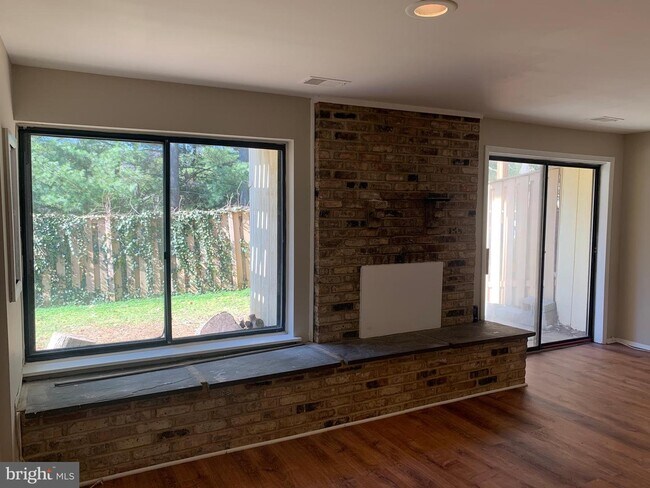 Foto del edificio - 18500 Eagles Roost Dr