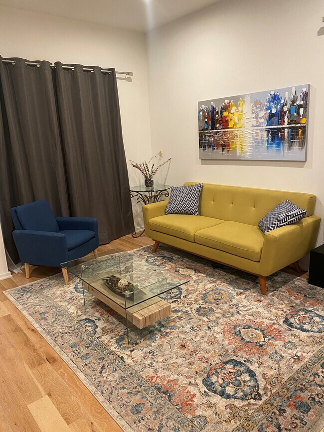 Foto del edificio - 1643 Guilford Ave