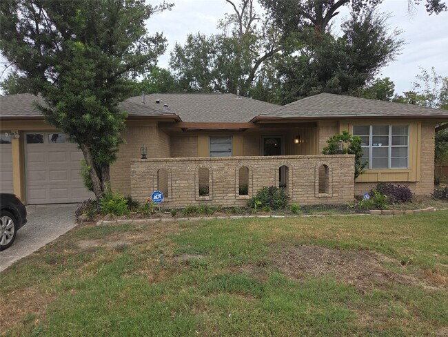 Foto del edificio - 5926 Black Maple Ln