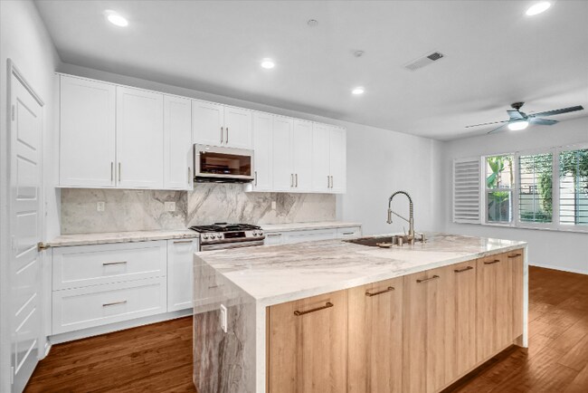 Foto del edificio - 519 S Melrose St