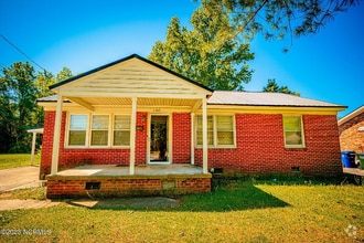 Building Photo - 1105 Sycamore Rd