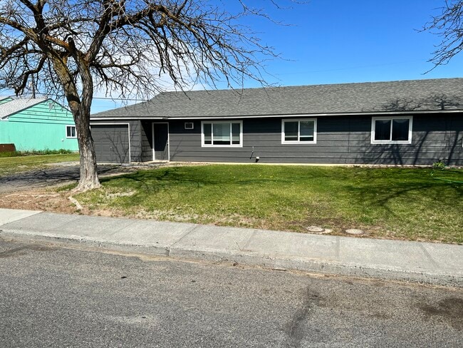 Building Photo - 1219 Arlington Dr