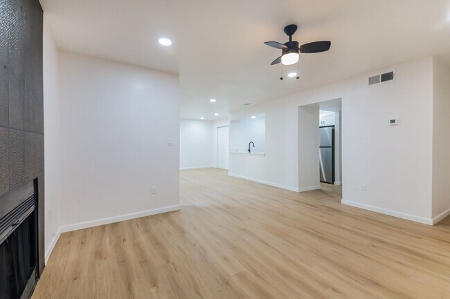 Foto del edificio - 9920 Forest Ln