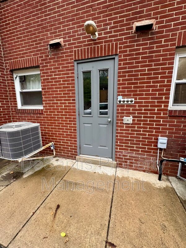 Building Photo - 111 W Steuben St
