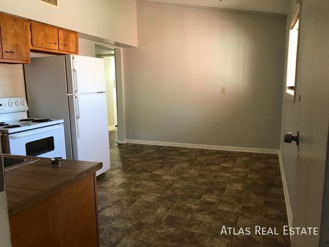 Building Photo - Studio Apartment In Raytown! Don’t miss out!