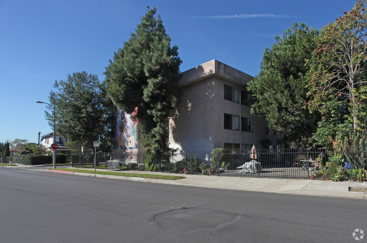 Building Photo - Carlota Park Apts