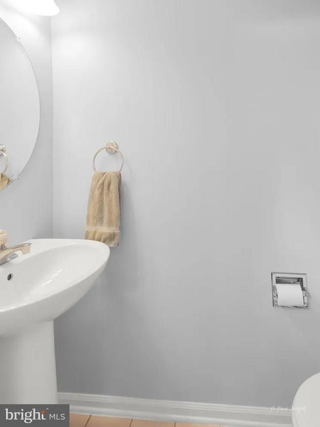 Hall Bathroom - 2624 S Everly Dr