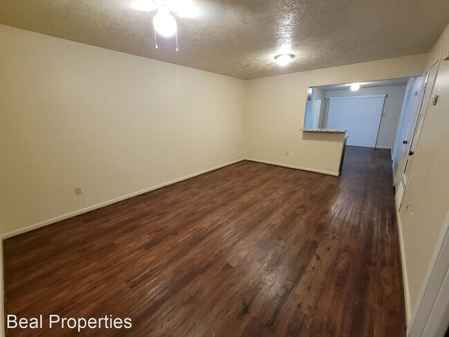 Building Photo - 2 br, 1.5 bath House - 707 A. Vassar Ct