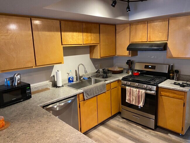 Foto del edificio - 915 W Summit Ave
