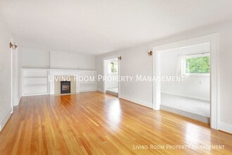Building Photo - 2908 NE Skidmore St