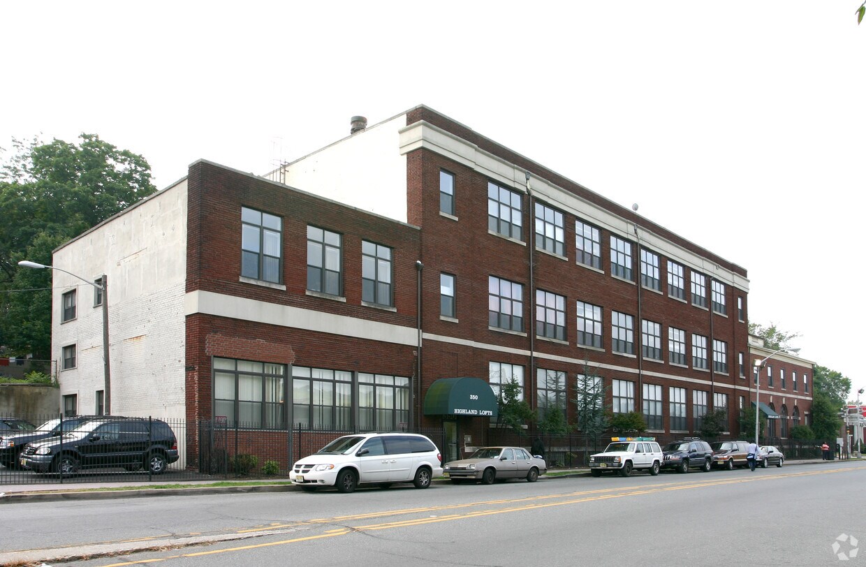 Primary Photo - 350 Scotland Rd