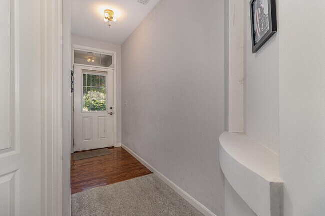 Foto del edificio - 293 Skyview Ct