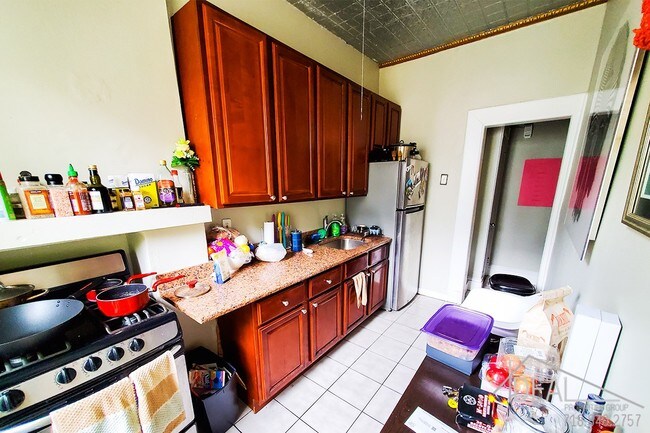 Building Photo - 214A 14th Street #1R