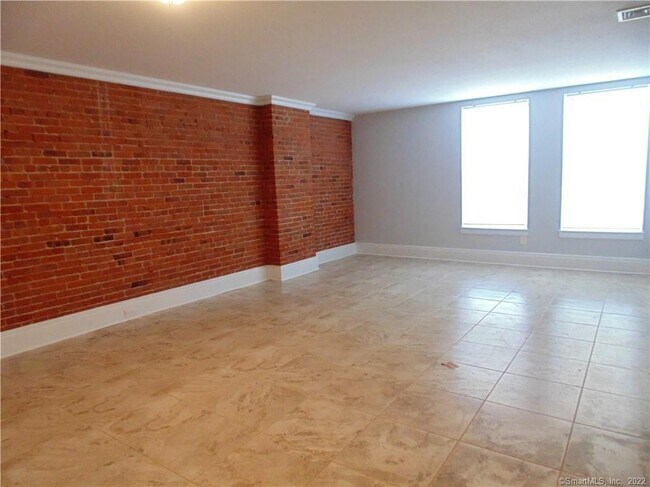 Foto del edificio - 494 Howe Ave