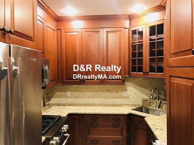 Foto del edificio - 132 Commonwealth Ave