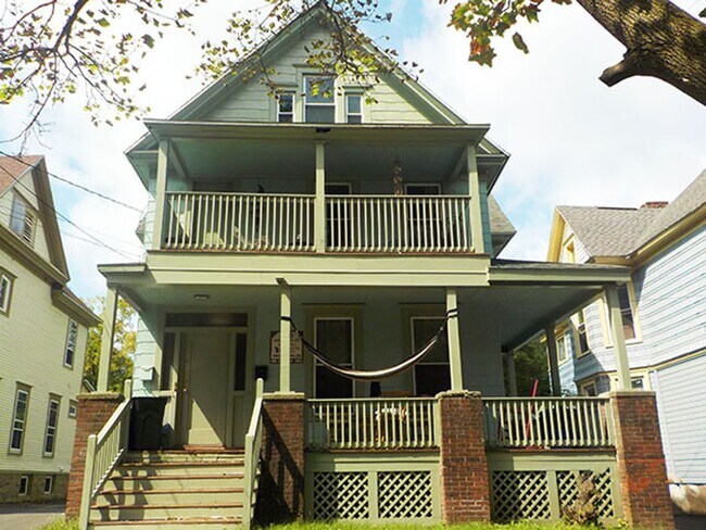 Building Photo - 450 Westcott St