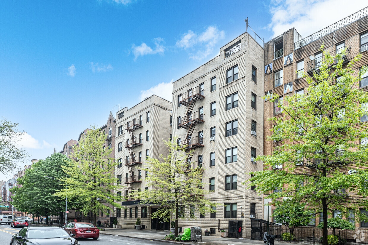 Primary Photo - 125 Ocean Ave