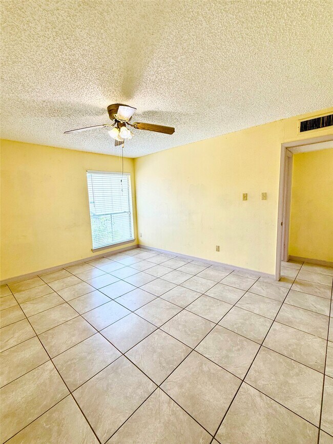 Foto del edificio - 8360 Jorine Dr