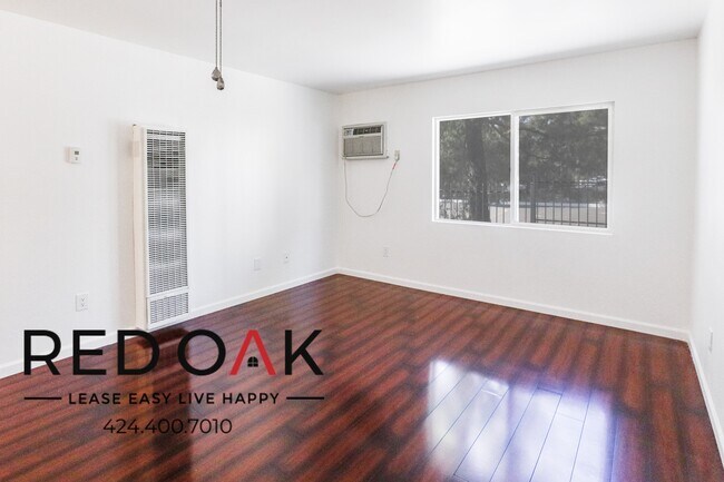 Foto del edificio - ~1 Month FREE~ + LOW DEPOSIT! Stunning One...