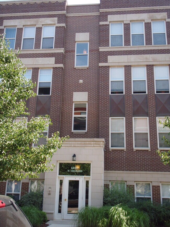 Foto del edificio - 1215 N Orleans Ct