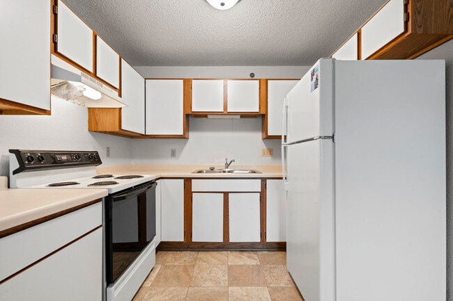 Building Photo - Homestead Apartments