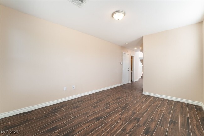 Building Photo - 5210 Valencia Crest Ave