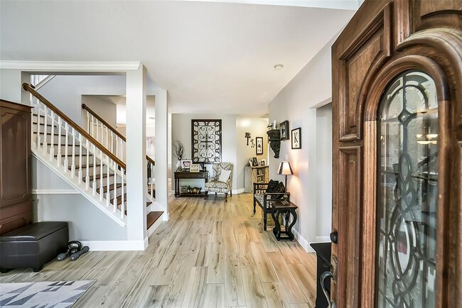 Building Photo - 3711 Pinehurst Dr