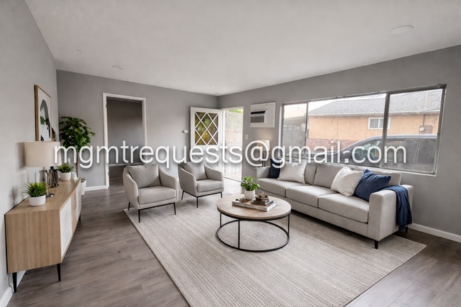 Photo - 213 11th St Townhome