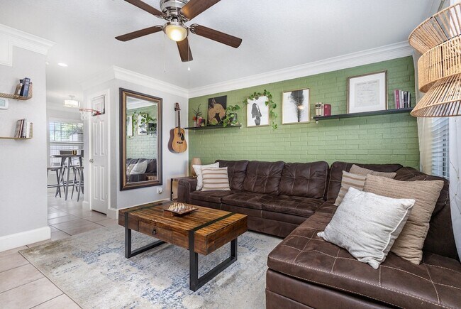 Foto del edificio - 7160 Hickory St