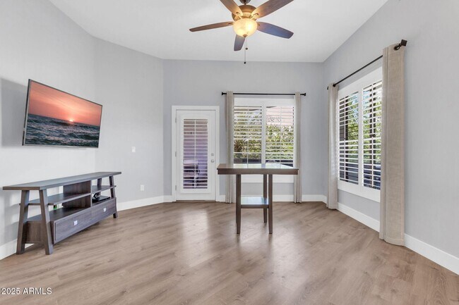 Foto del edificio - 945 E Playa Del Norte Dr