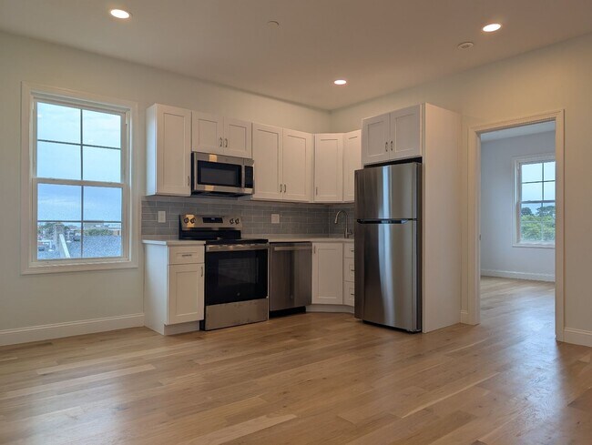 Building Photo - Renovated 4 bed 2 bath in Fort Hill