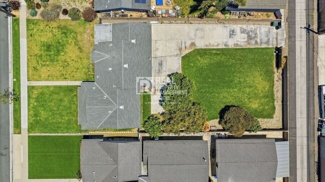 Photo - 5082 Edinger Ave House