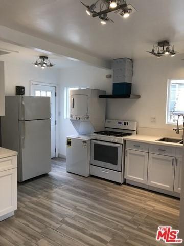 Foto principal - 1412 N Serrano Ave