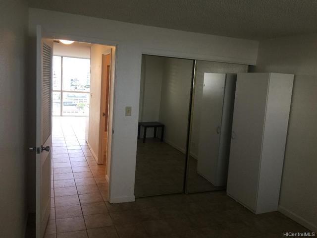 Building Photo - 2211 Ala Wai Blvd