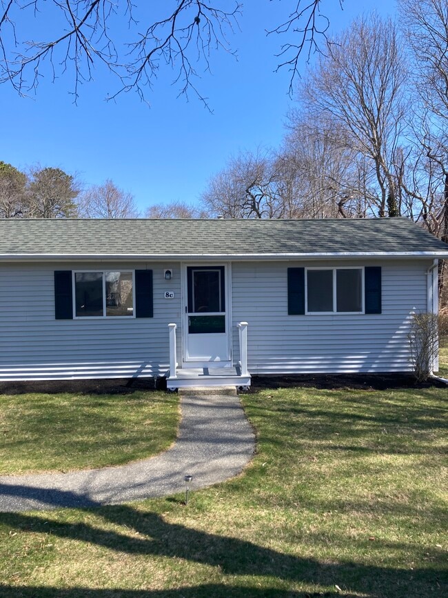 Building Photo - 8 Regency Dr