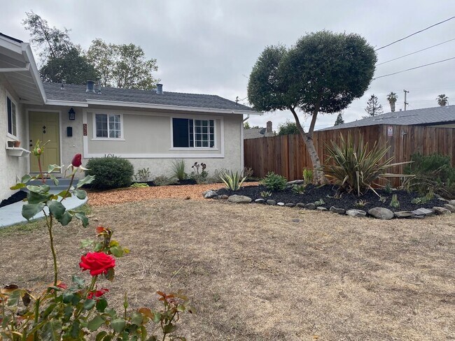 Foto del edificio - Spacious 1,196 Square Foot  4BR Home Across from Technology High School | Large Yard & 2-Car Garage"