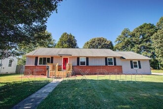 Building Photo - 321 Patrician Dr