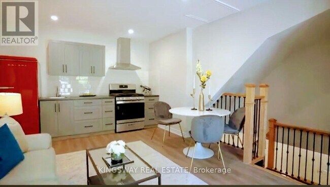 Photo du bâtiment - 945-945 Vance Crescent