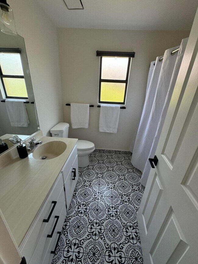 Foto del edificio - 2159 W Terrace Dr