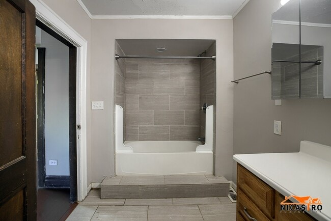 Building Photo - 202 Frambes Ave