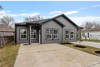 Building Photo - 4645 Larkspur St