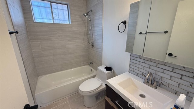 Foto principal - 823 E 75th St