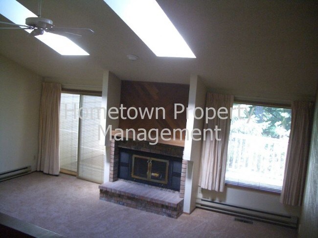 Building Photo - 1314 Evergreen Park Dr SW