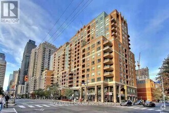 Building Photo - 887-887 Bay St.