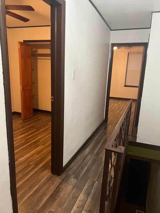 Foto del edificio - 2439 S Iseminger St