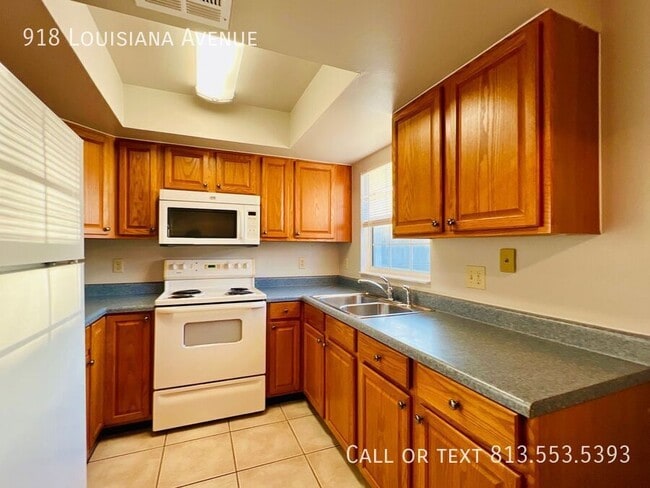 Foto del edificio - 918 Louisiana Ave