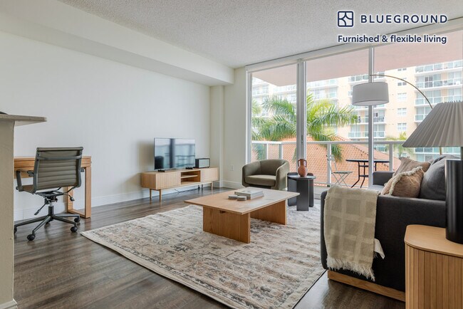 Foto del edificio - 16900 N Bay Rd