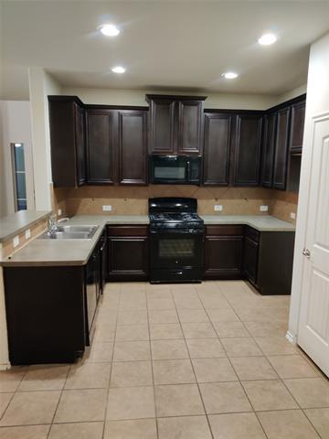 Building Photo - 9417 Waterman Dr