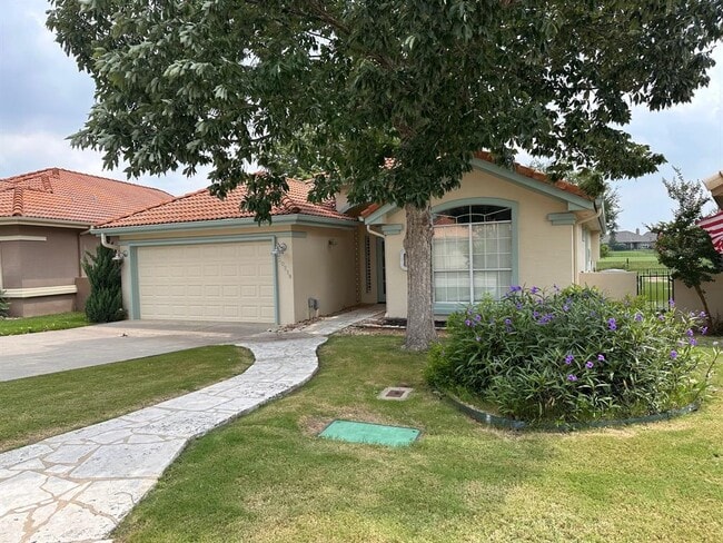 Building Photo - 30218 Briarcrest Dr