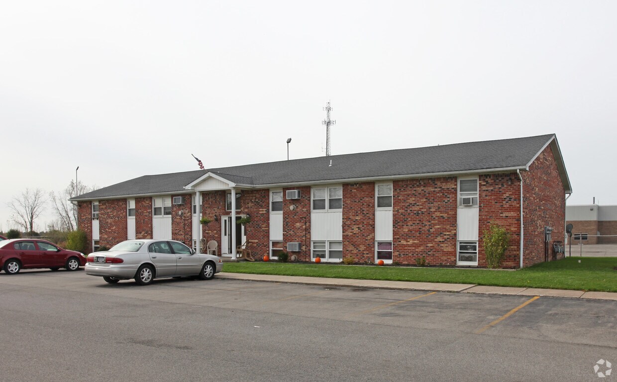 6551 - 6554 Lincoln Ave - Townline Apartments